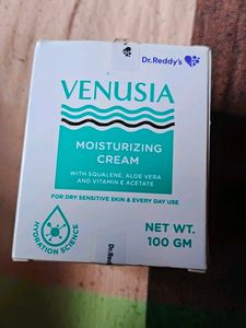 Venusia Moisturizing Cream 100g