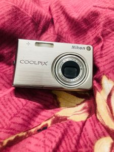 Nikon COOLPIX Digital Camera