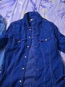 4 Dress 2 Denim Pant Benetton 1 Shirt One T- Shir