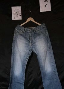 Levi's