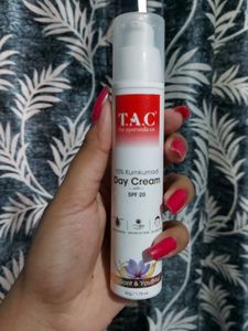 Tac 10% Kumkumadi Day cream Spf20