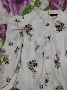 🎀Korean White Blouson Balloon Top 🎀
