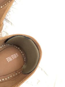Thread Work Punjabi Juttis