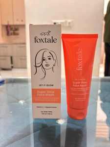 Foxtale Super Glow Face Wash