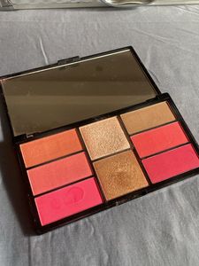 Swiss Beauty Pro Blush And Highlighter Palette