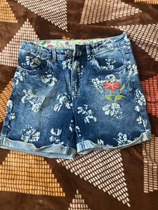 Recap Floral Denim Shorts