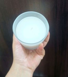 Tommy Hilfiger scented candle in Vanilla6
