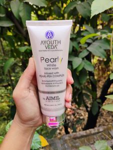 LUXURY FACEWASH❤️ PEARL EXTRACT