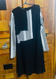 Elegnt Black&white Top 🖤🤍