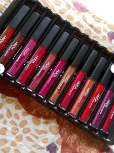 Huda beauty Liquid Matte 12 Piece Lipstick