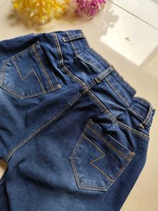 Torned Ladies Jeans 💙🤍