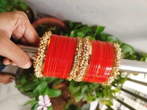 Red Chooda With 4 Pearl Kade