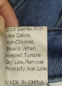 A blue jeans with belt