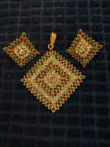 Artificial Gold Tone Pendant and Earring Set