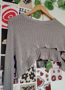 Grey crop winter top 🤍