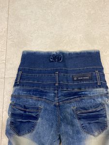 Straight Fit Ankle Length Jeans With Bow