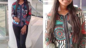 Multi-Color Printed Women&#39;s Zip-Up Top – New
