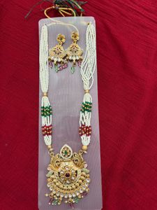 Elegant Kundan Pendant Necklace With Earrings