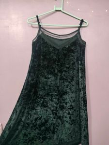 BLACK VELVET PARTY DRESS
