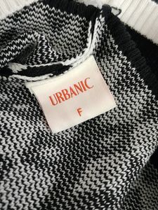 Black&amp;White Knitted Top