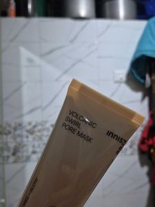 Innisfree Volcanic Swirl Pore Mask