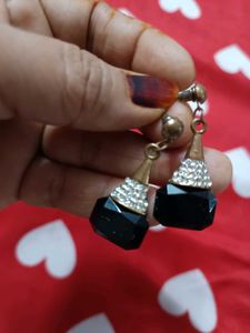 &#34;Classic Black And Gold Sparkle Earrings&#34;✨💫✨