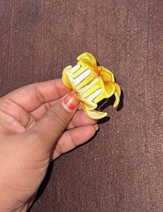 🌻✨Yellow Flower Hair Clip✨🌻