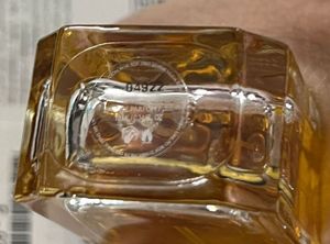 Kayali Vanilla Royale Sugared Patchouli 64