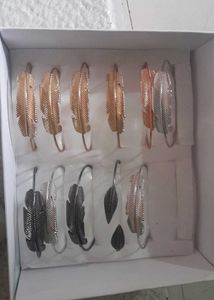 Bracelet  4.Color