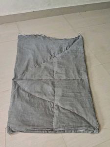 Grey &amp; White Checkered Bedsheet🐈🦮