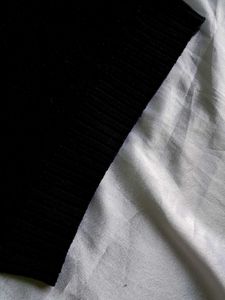 H&amp;M Black Knit Cropped Sweater