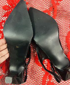 pointed Dressberry Heels