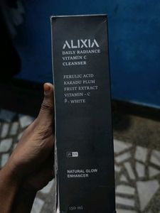 Alixia Daily Radiance Vitamin Cleanser