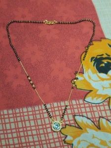 Gold-plated Short Black Beads