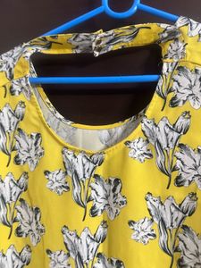 Chic Floral Print Yellow Top