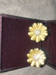 Daisy Stud Earrings
