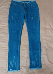 Sleek &amp; Chic: Modern Skinny Jeans
