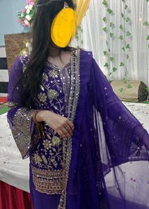 New Beautiful Tranding Suit