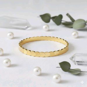 Aurigleamz Gold Bangle