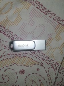 SanDisk SDDDC4-128G-I35 128 GB OTG Drive (Silver)