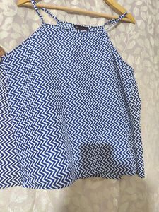 Blue &amp; White Chevron Print Top - XXL