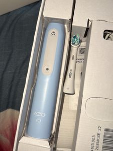 Oral B Electric Toothbrush Io3