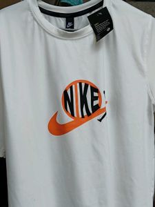 Nike Graphic Tee - Orange & Black