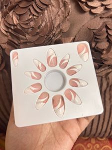 Stick on nails- without glue