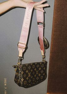 LOUIS VUITTON Multi-Pochette Bag