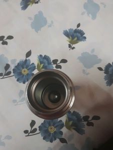 TWO THERMOS (MILTON)