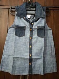 Button-down Sleeveless Top