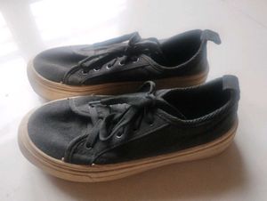 Zudio Black Platform Sneakers