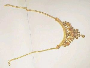 Elegant Gold-Toned Maang Tikka Necklace