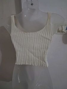 OFF WHITE CROP TOP